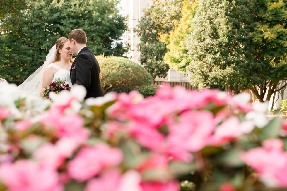 Superintendent's Garden USNA wedding couple