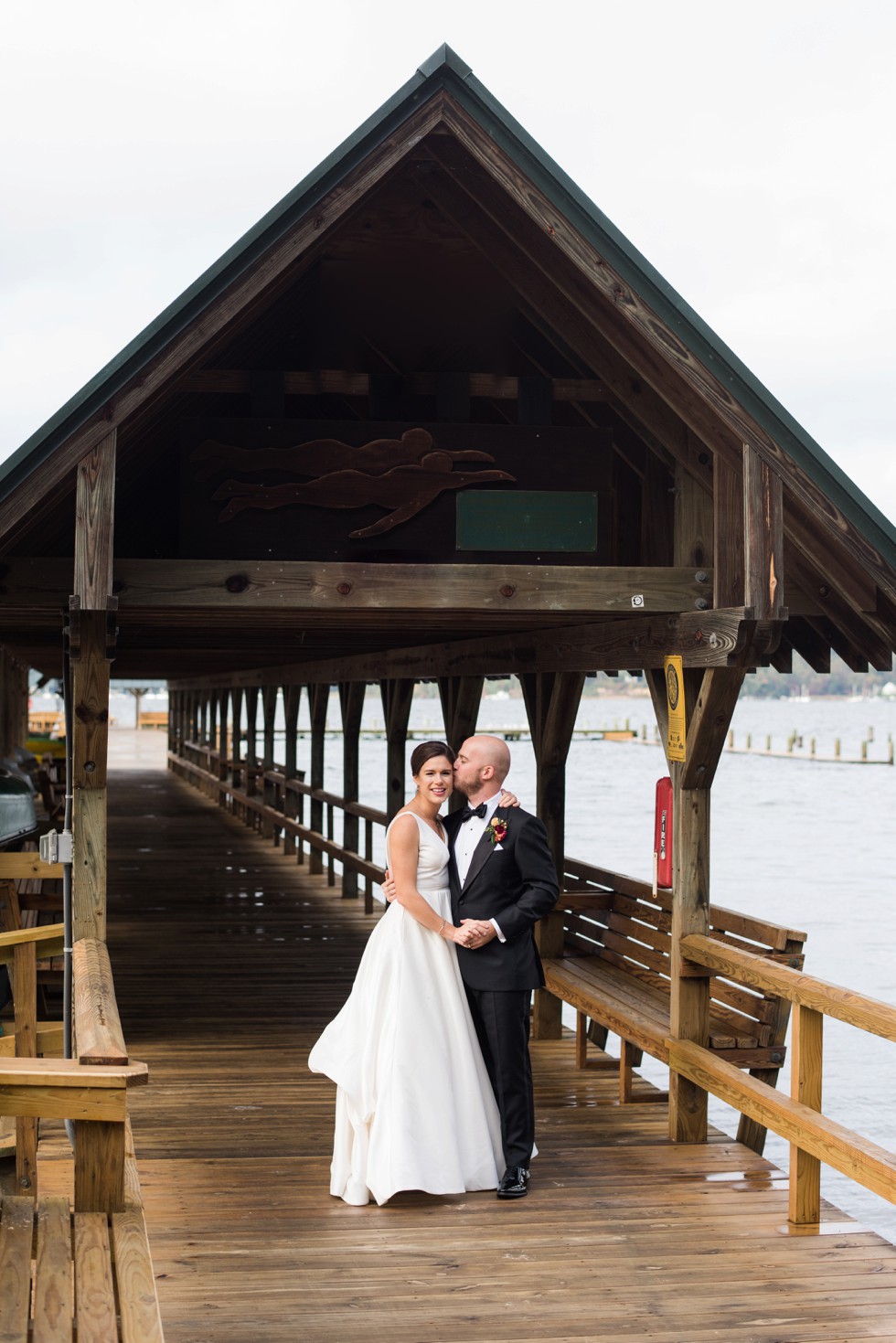 Sherwood Forest Clubhouse waterfront Wedding photos