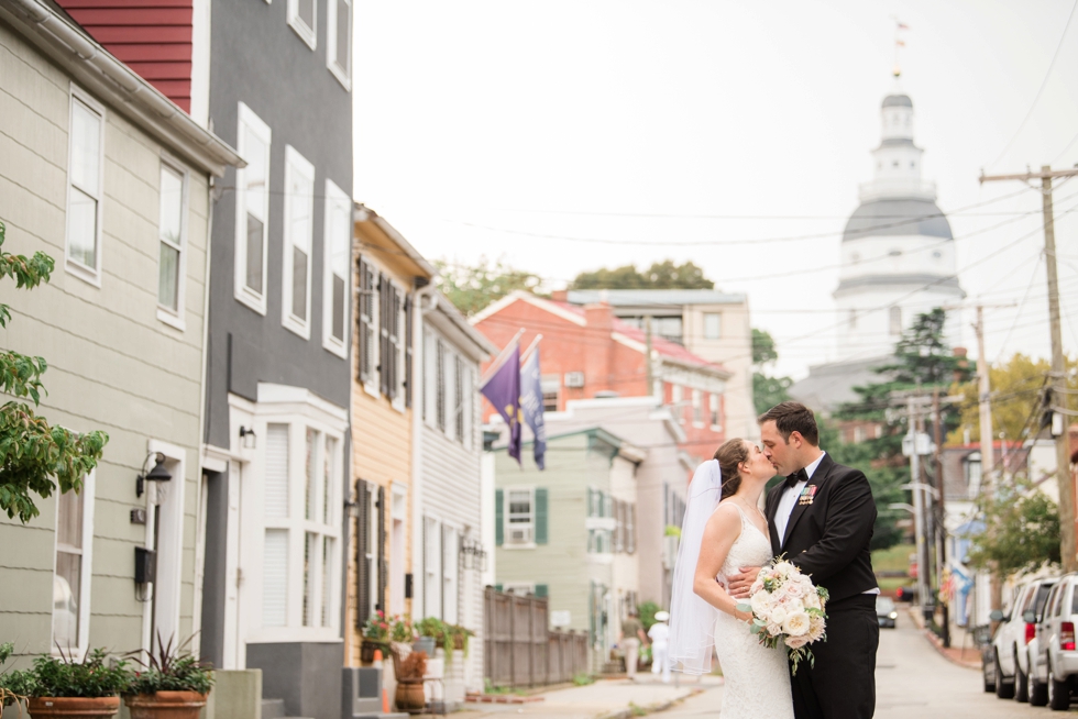 Downtown Annapolis East street wedding photo