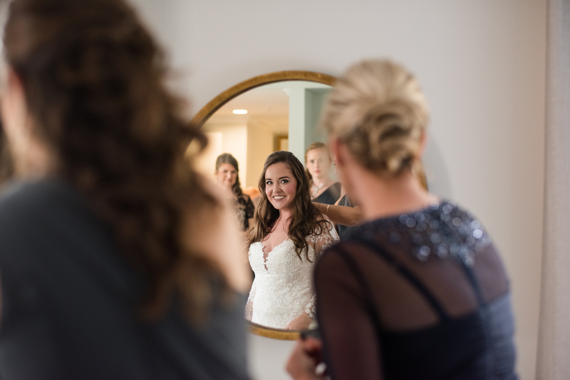 mother of the bride getting ready