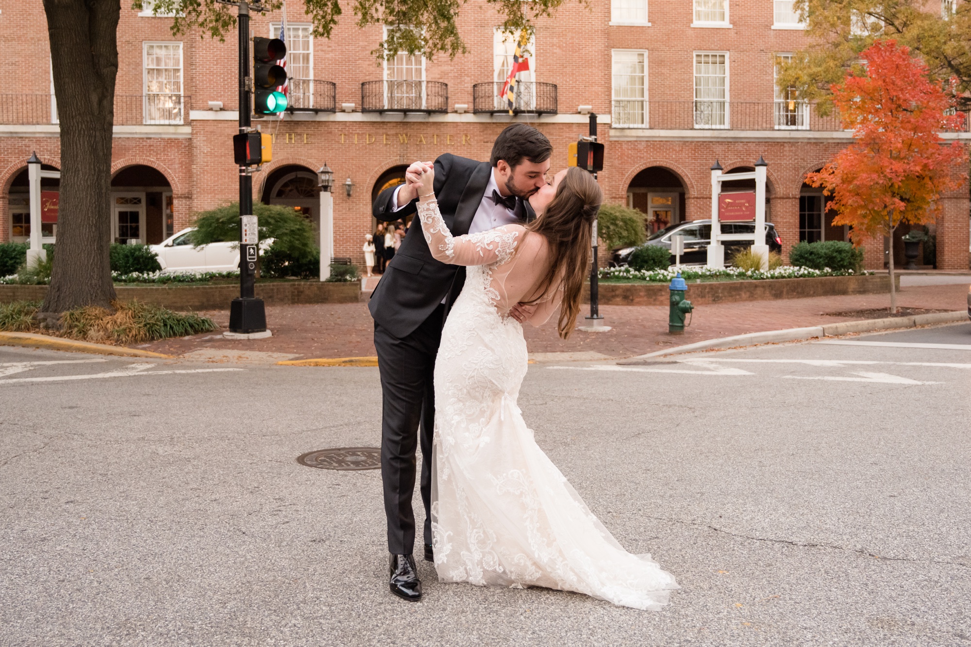 couple kissing in the middle of Easton Square