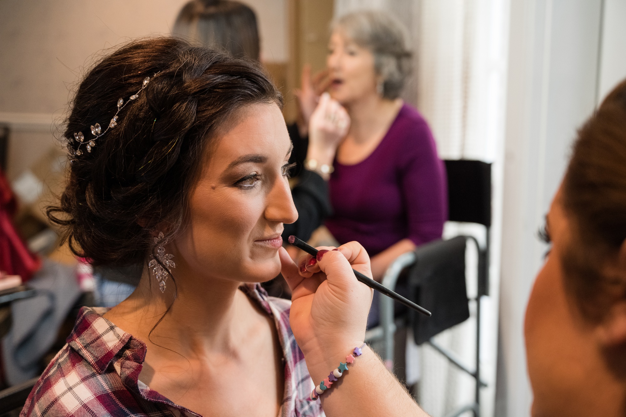 Historic Inns Governor Calvert House bride getting ready