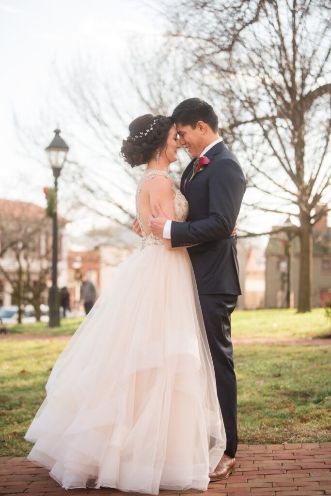 Annapolis wedding couple photos at Maryland State House