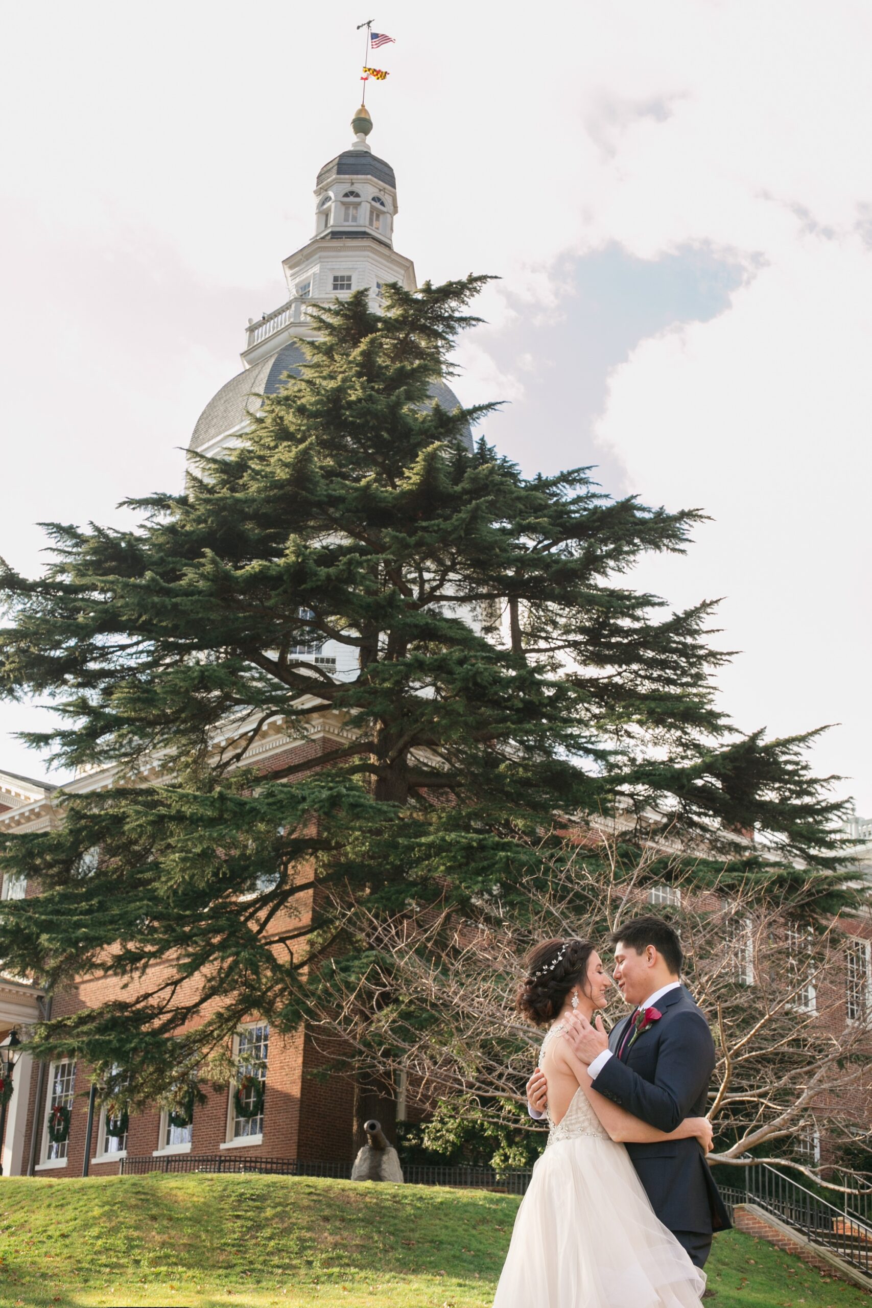 Annapolis wedding couple photos at Maryland State House