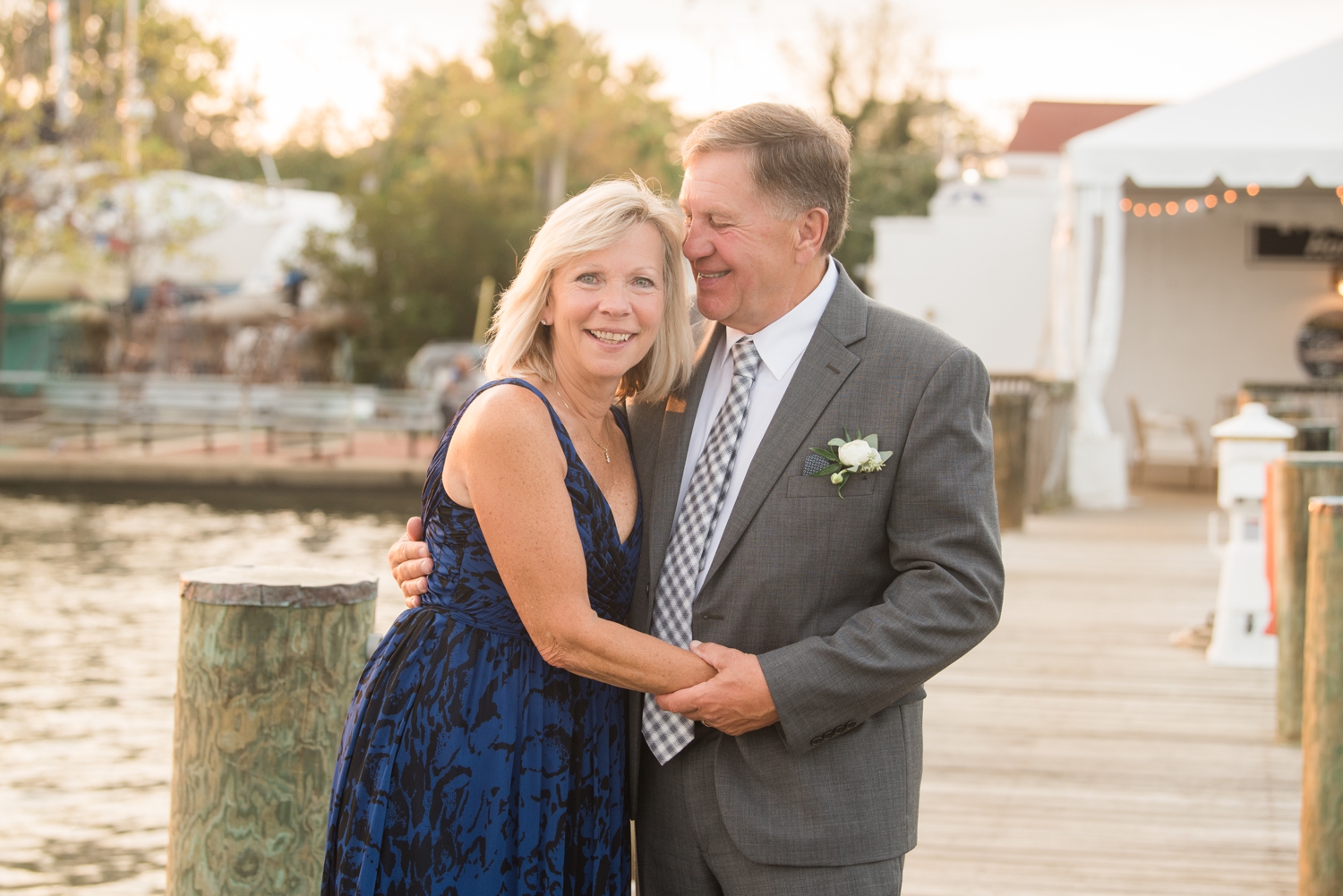 Annapolis Maritime museum newly wed micro wedding