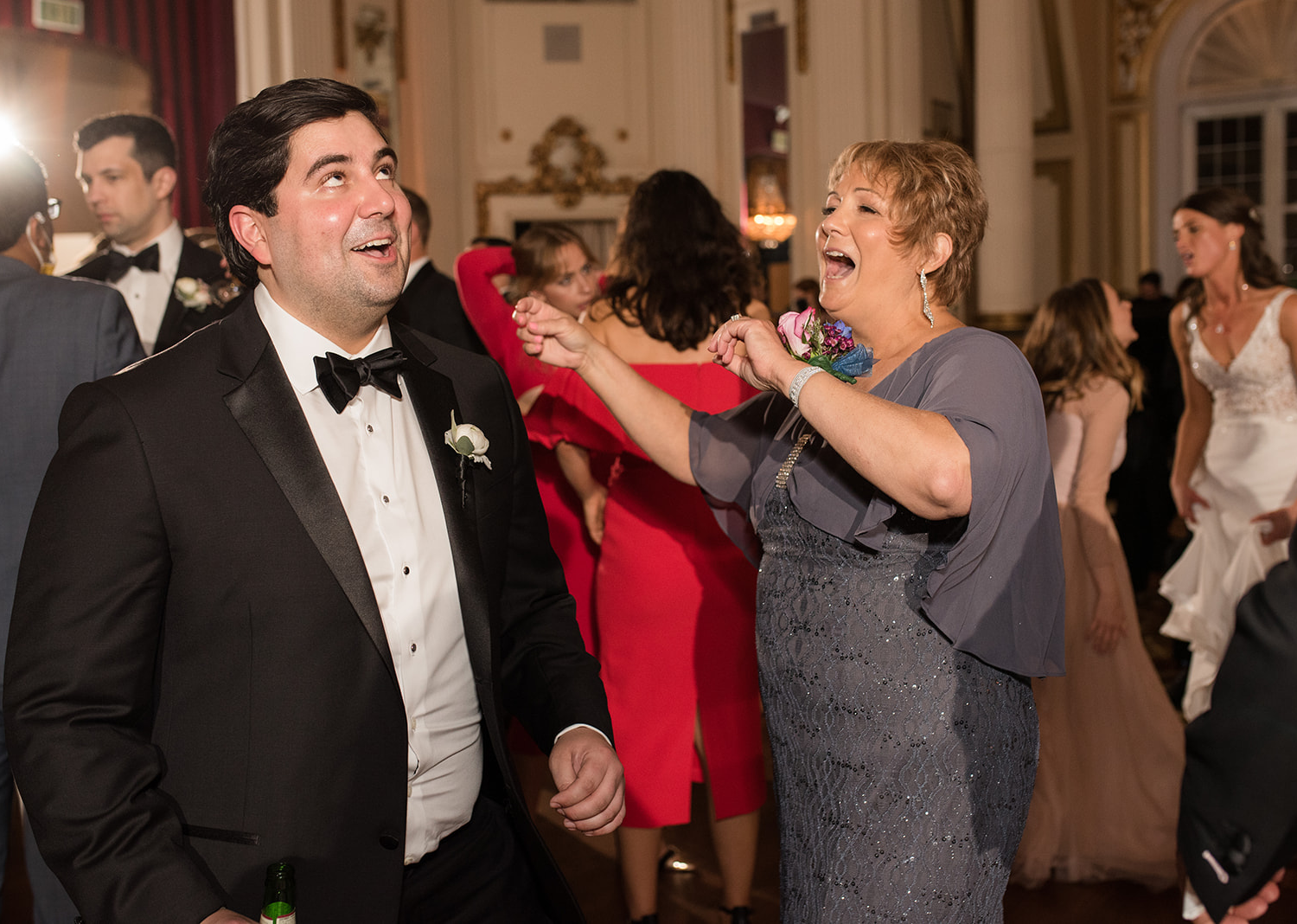 wedding guests dancing