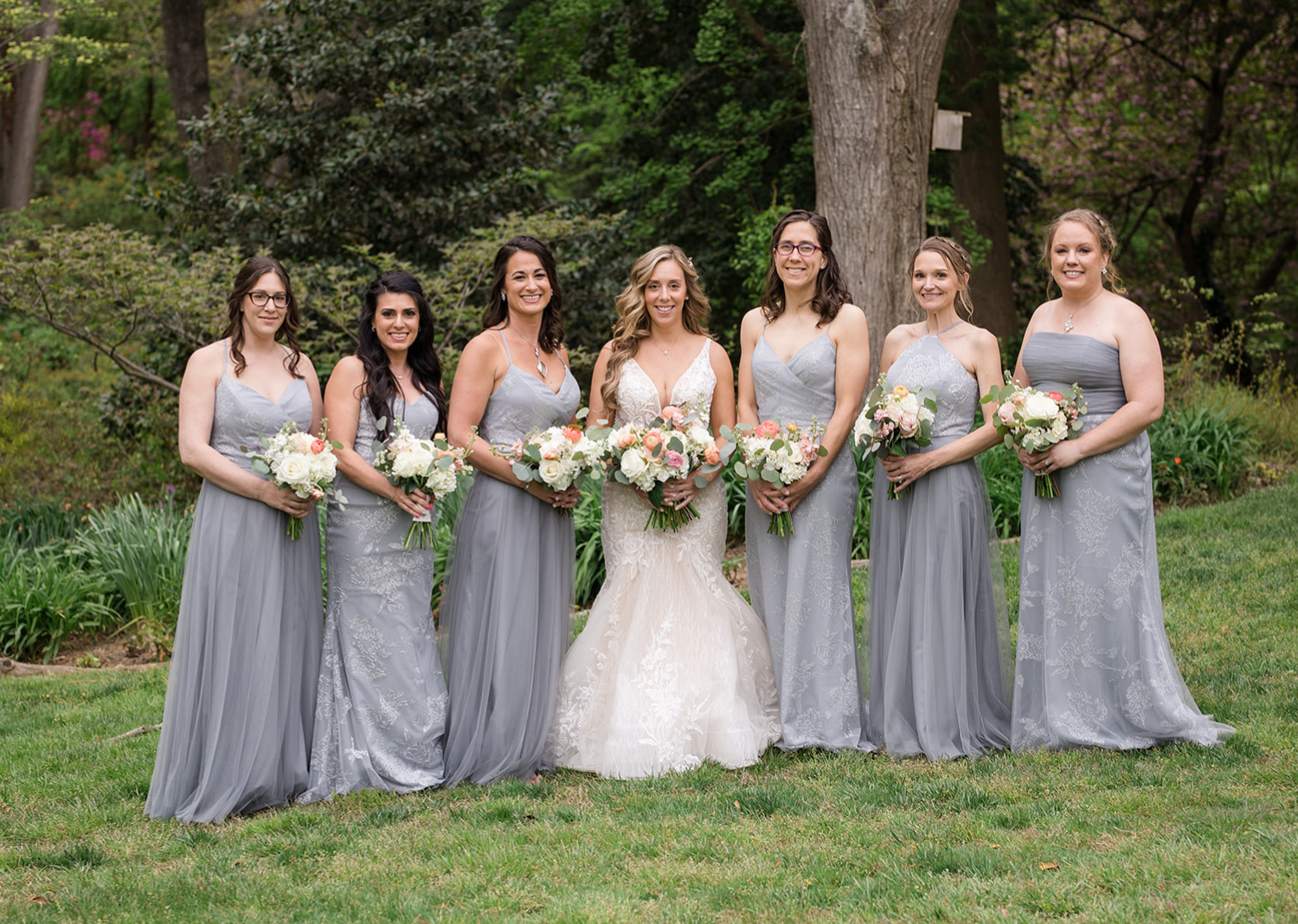 bride with her bridesmaids 