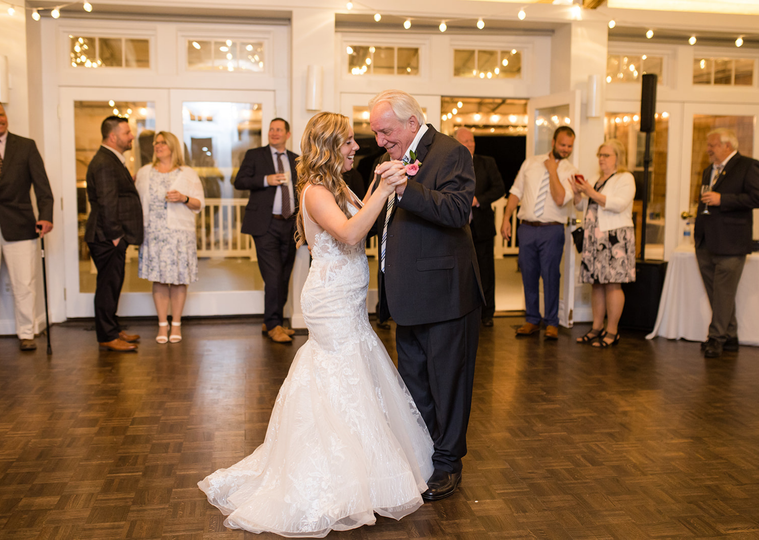 father and daughter wedding dance