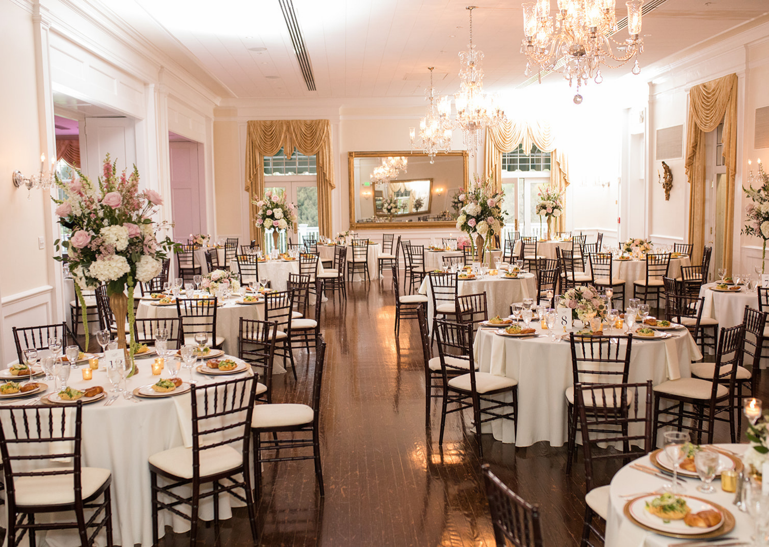 wedding recpetion decorations at the Elkridge country club