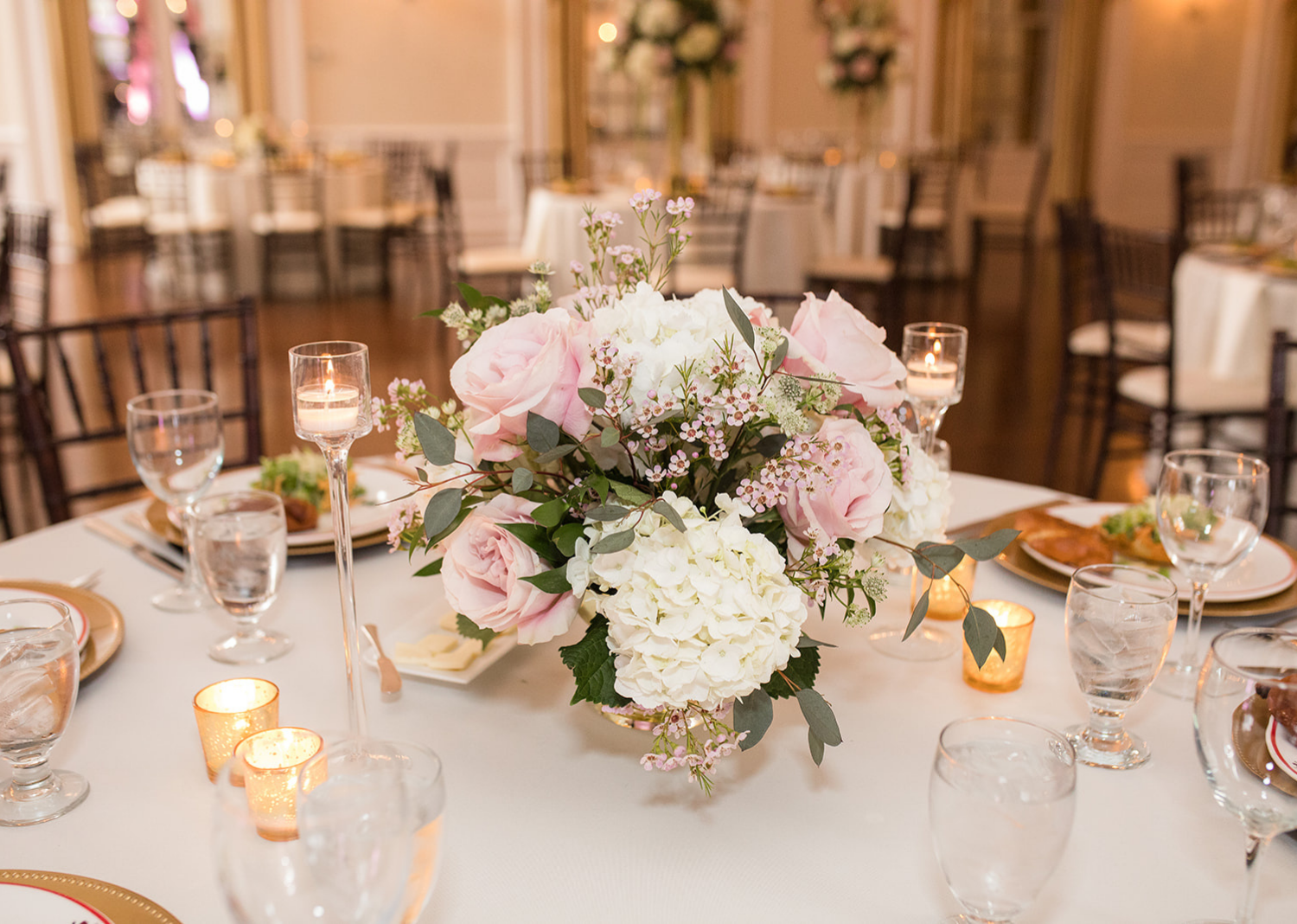 wedding recpetion decorations at the Elkridge country club