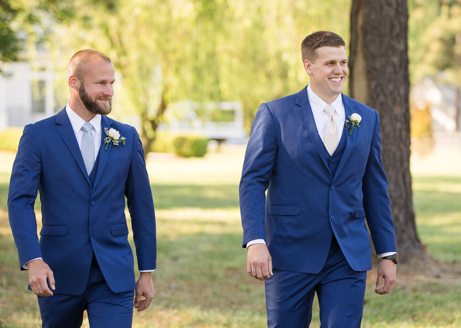 groom and groomsmen outdoor portraits