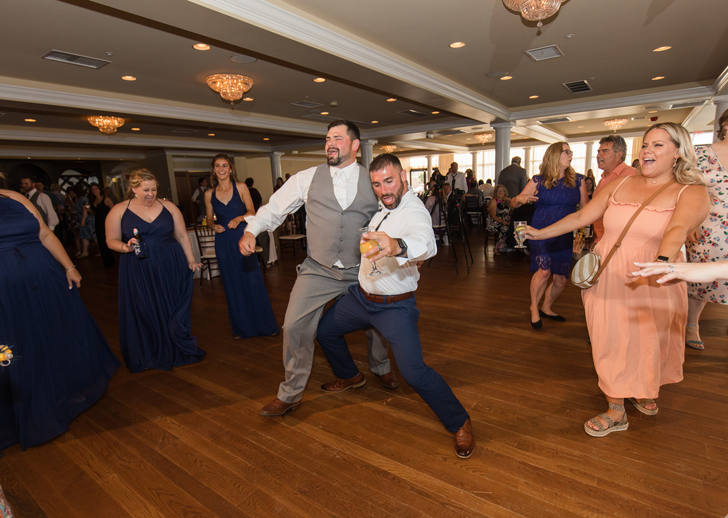 wedding guests dancing