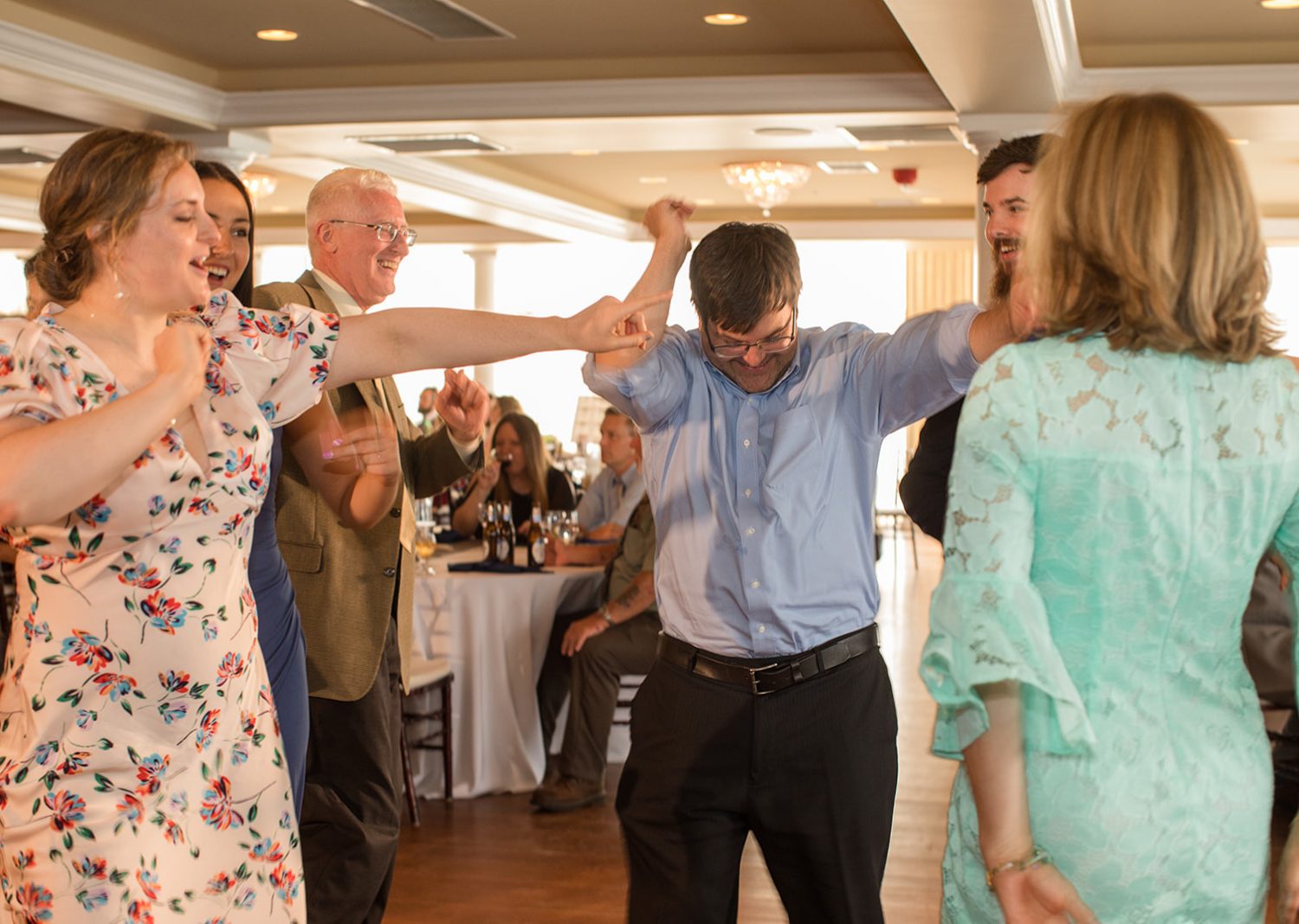 wedding guests dancing