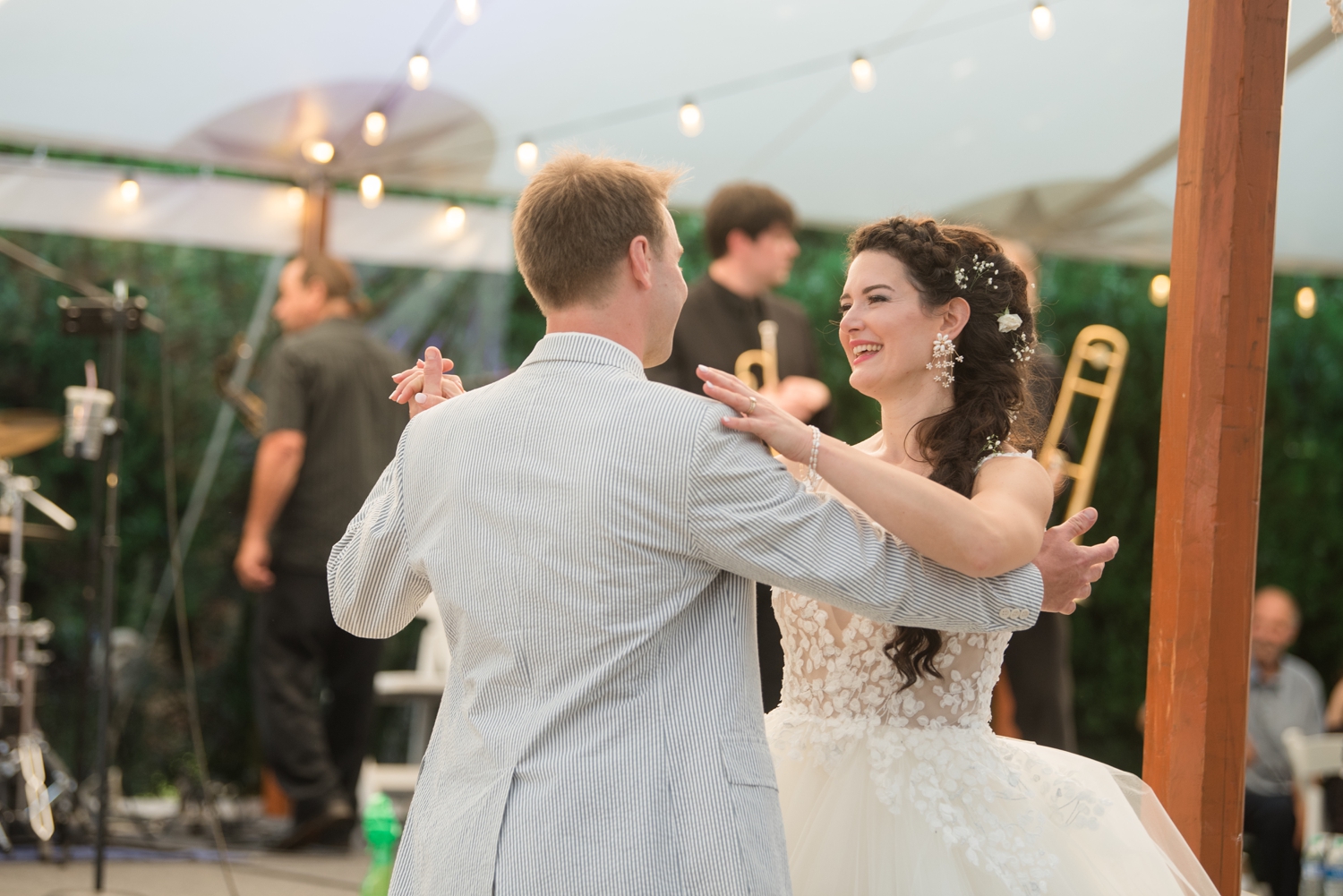 bride and groom's first dance