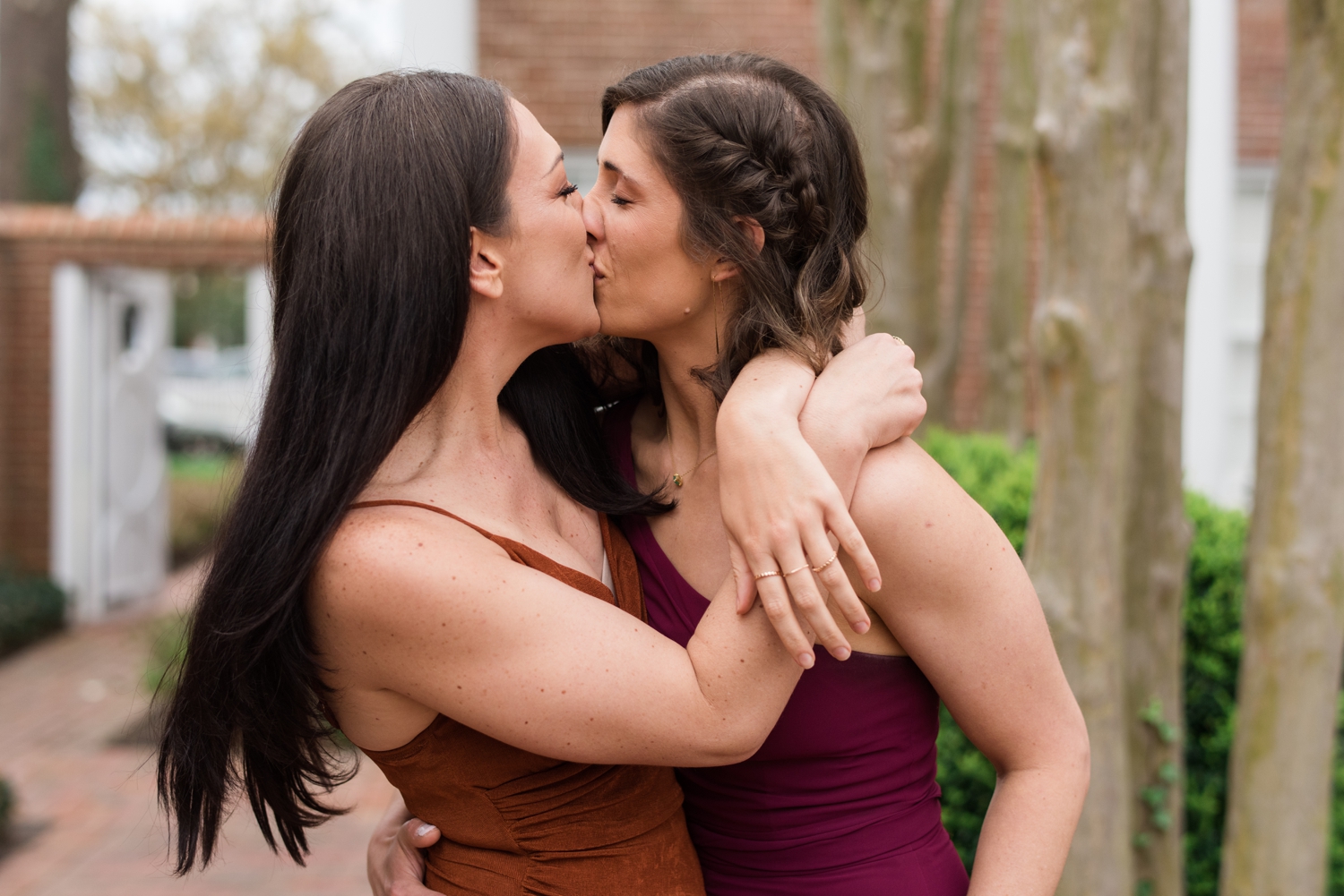 wedding guests enjoy cocktail hour at the Tidewater Inn