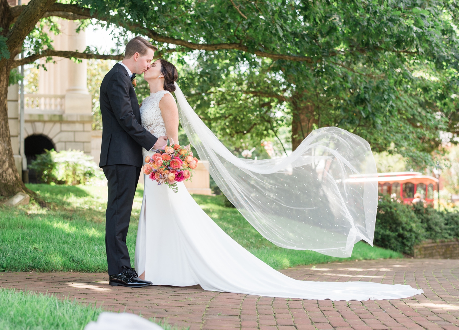 Annapolis State House Autograph Collection wedding couple bride and groom