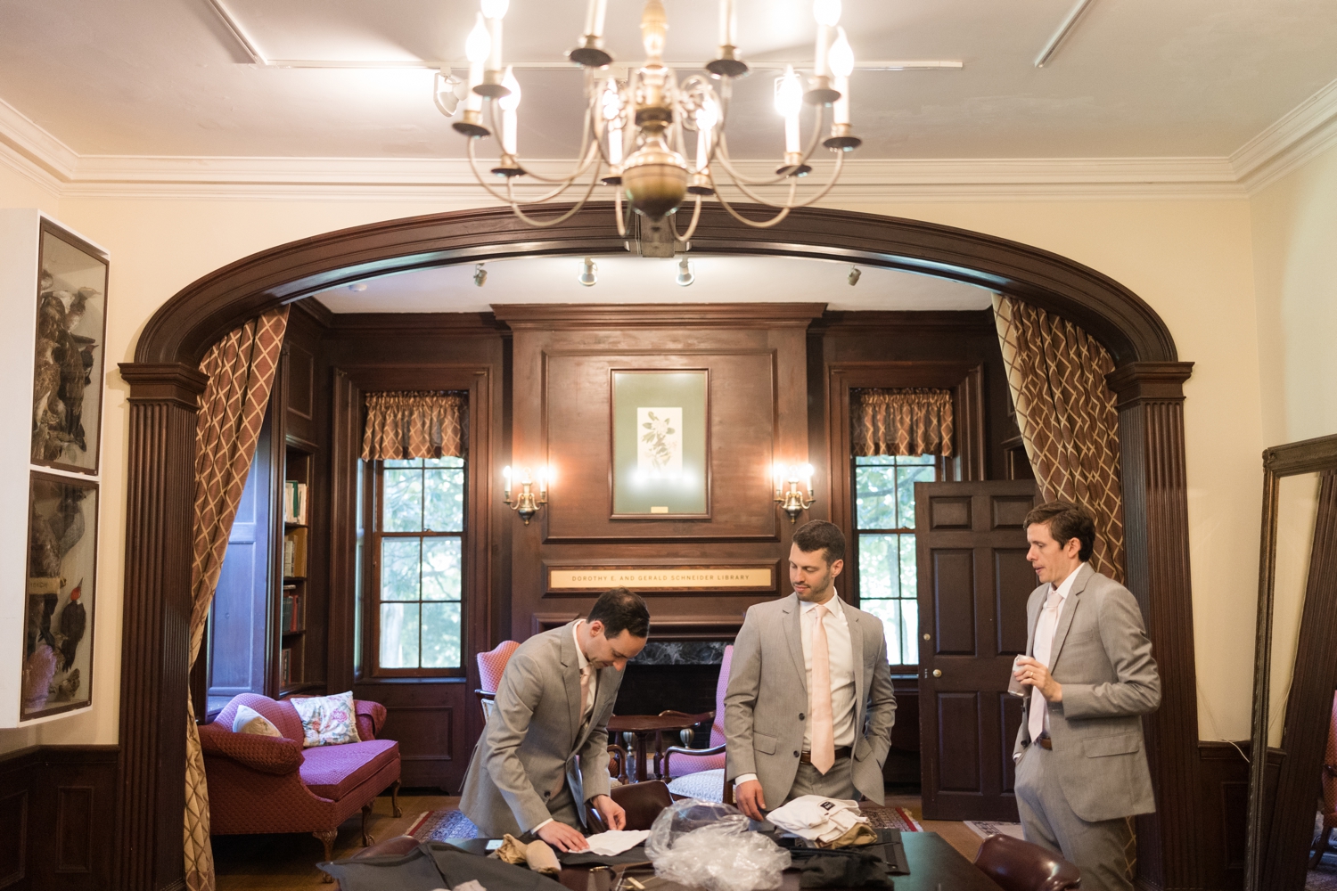 groomsmen get ready at Hyatt Regency Bethesda