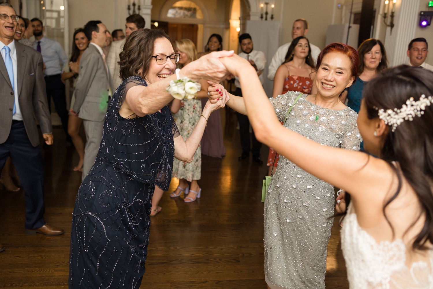 guests enjoy reception at Woodend Sanctuary & Mansion 