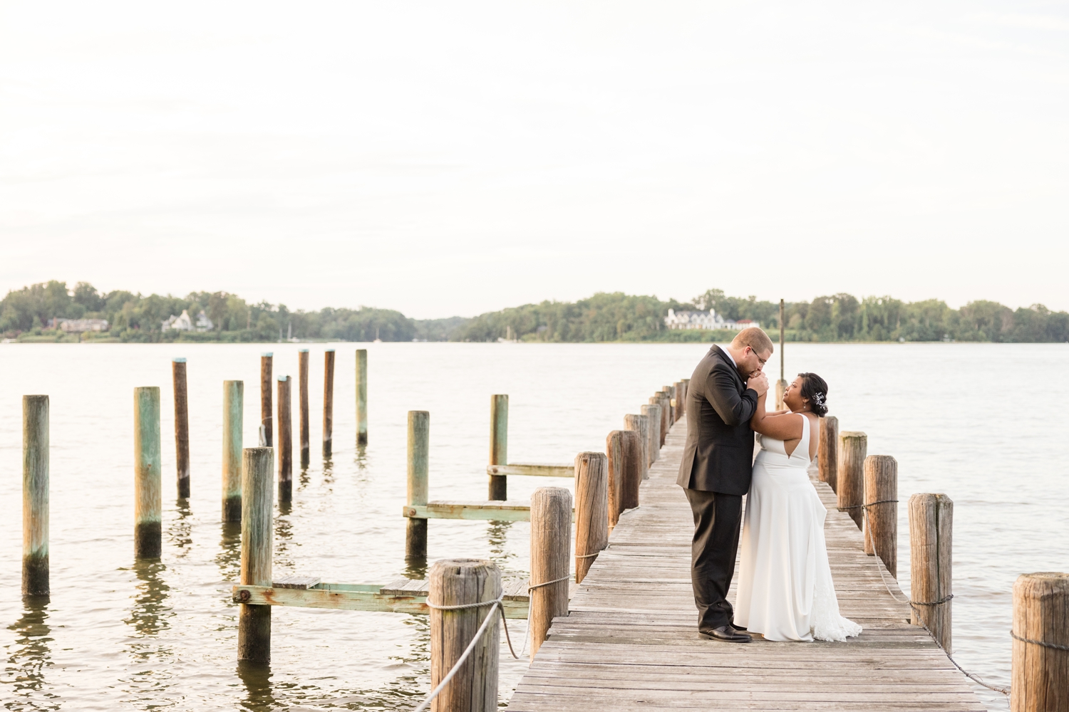 Best wedding photographer at London Town Historic Garden Wedding