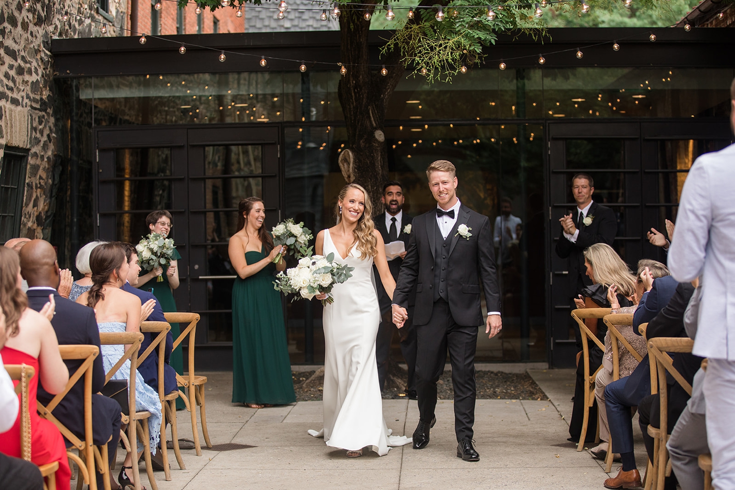 Mt Washington Mill Dye House outdoor wedding ceremony