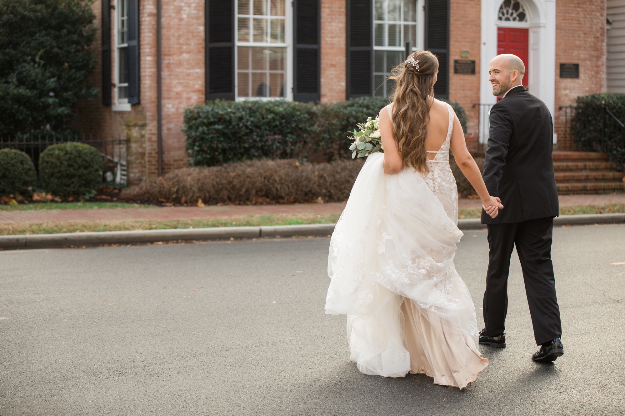 Winter Tidewater inn fall wedding photo in Easton Maryland