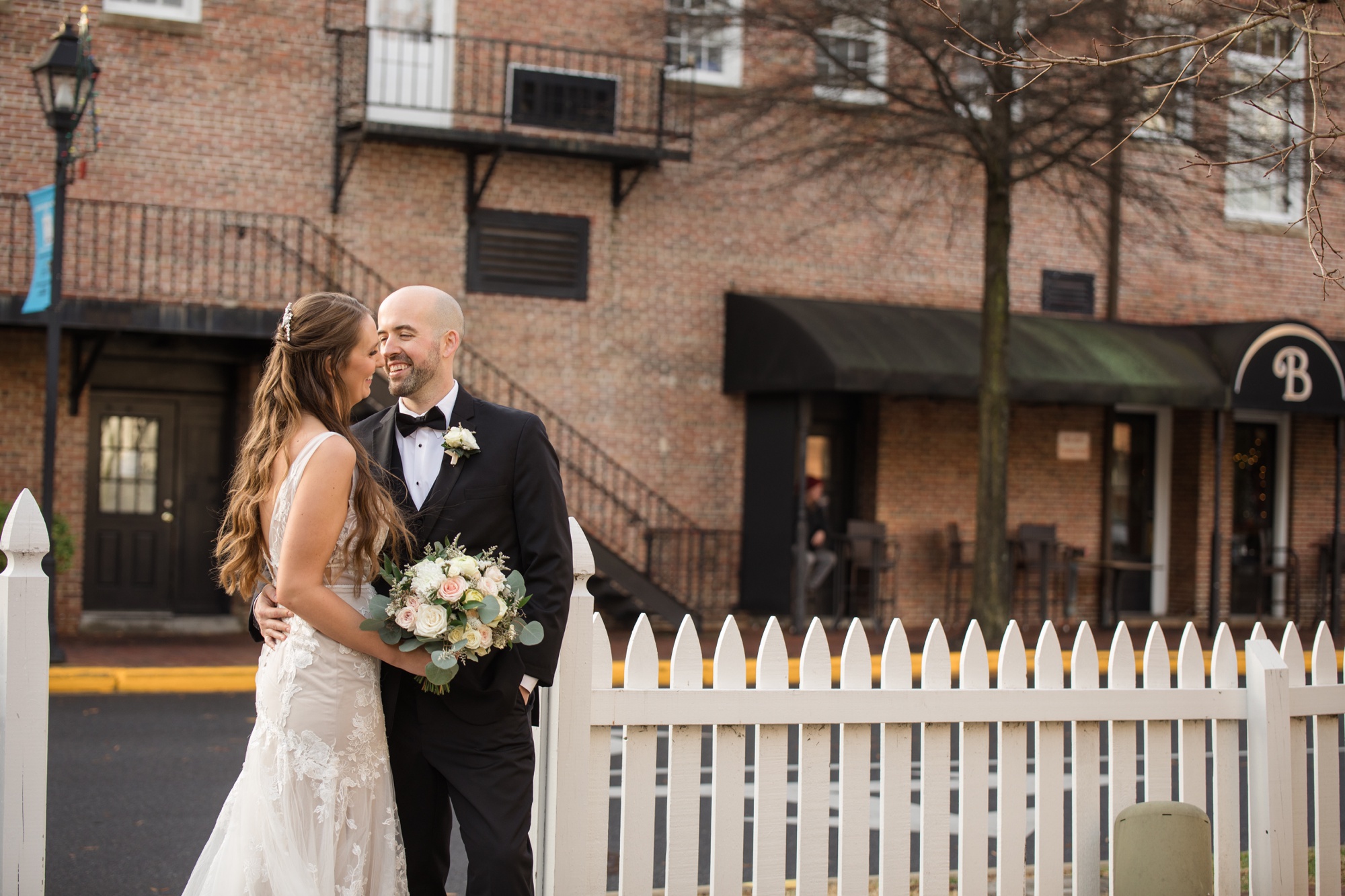 Winter Tidewater inn fall wedding photo in Easton Maryland