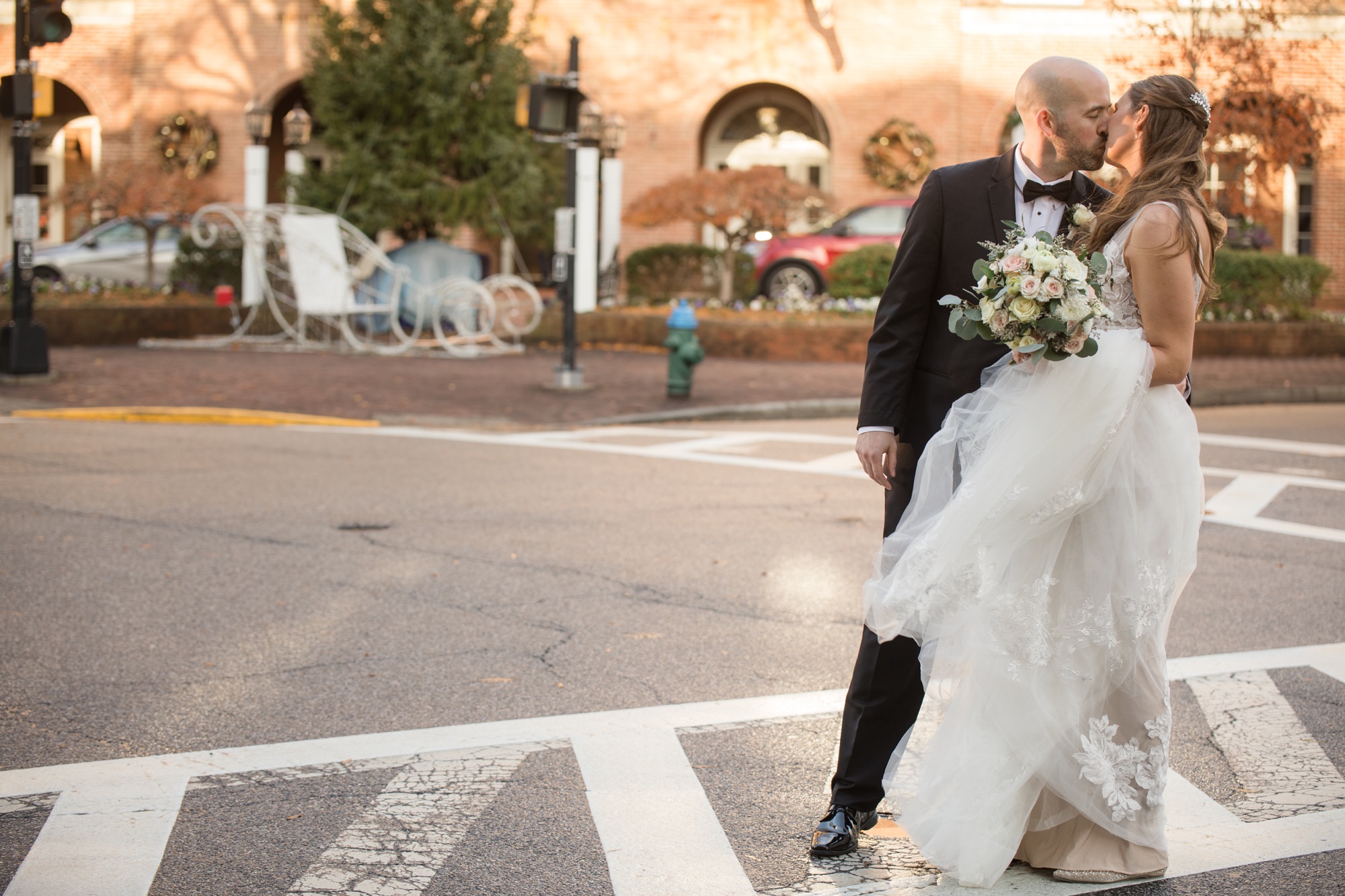 Winter Tidewater inn fall wedding photo in Easton Maryland