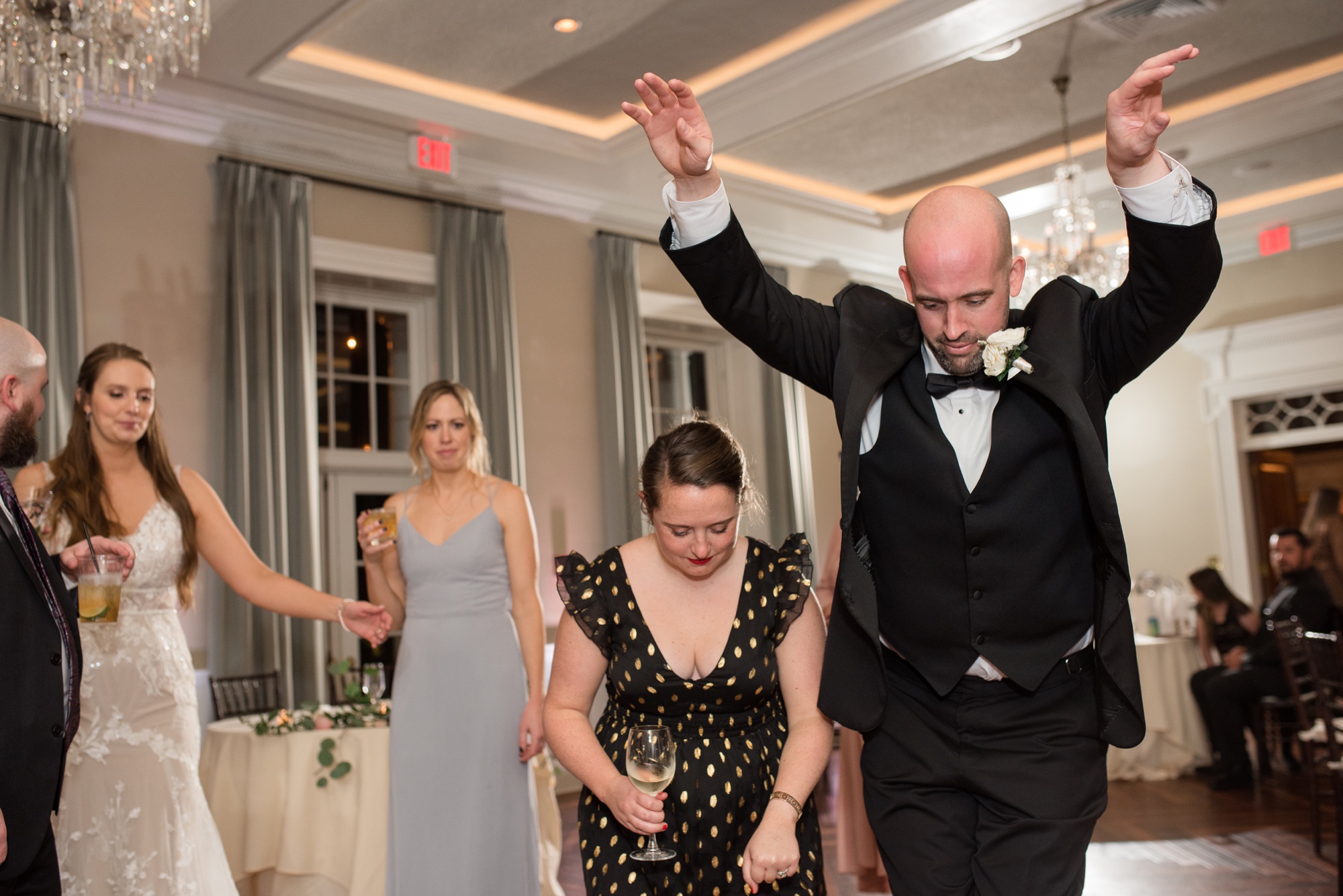 Tidewater inn winter wedding reception dancing