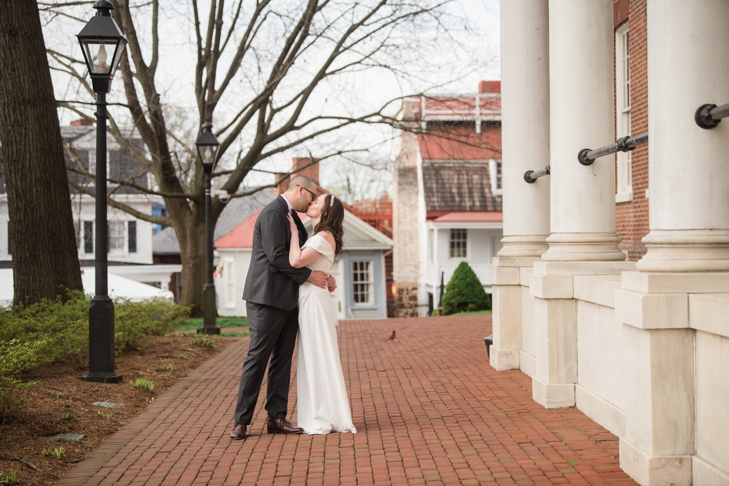 State house tulip elopement photograph