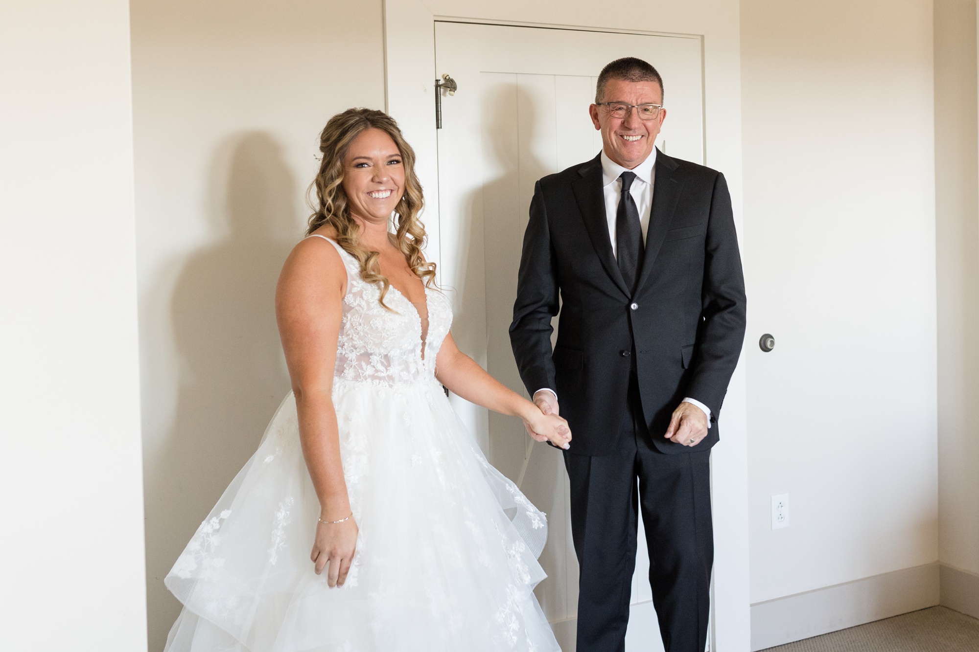 The Inn at the Chesapeake Bay Beach Club Fall Wedding getting ready