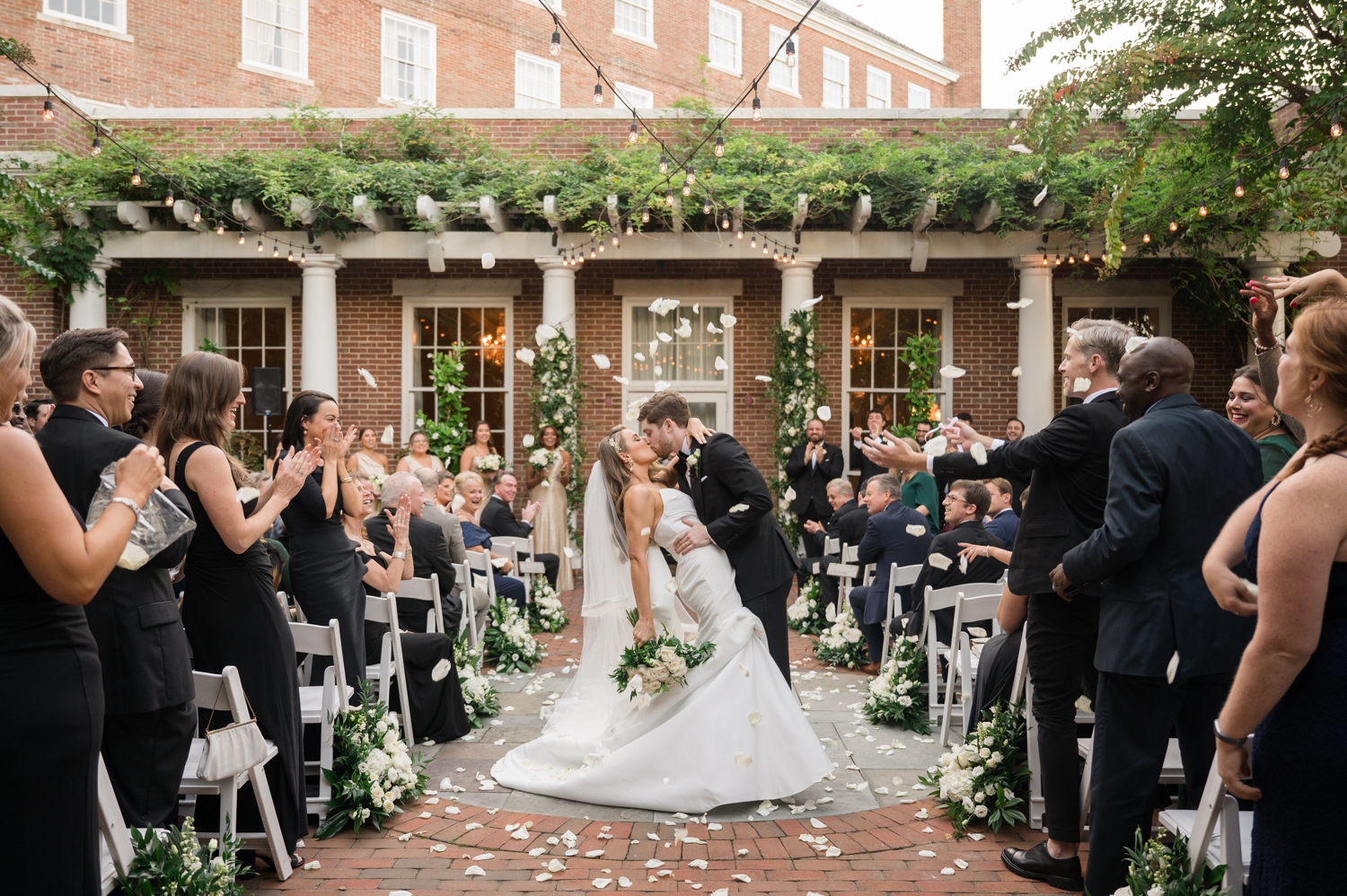 Tidewater Inn courtyard ceremony