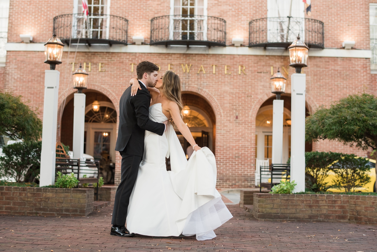 Tidewater Inn bride and groom in Easton wedding