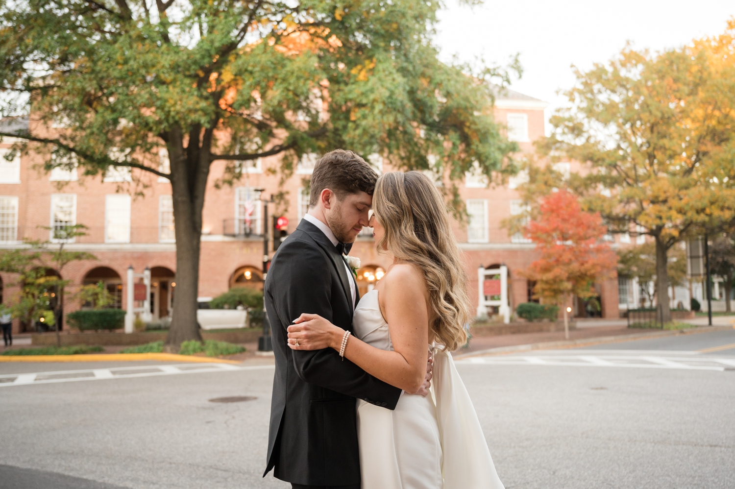 Tidewater Inn bride and groom in Easton wedding