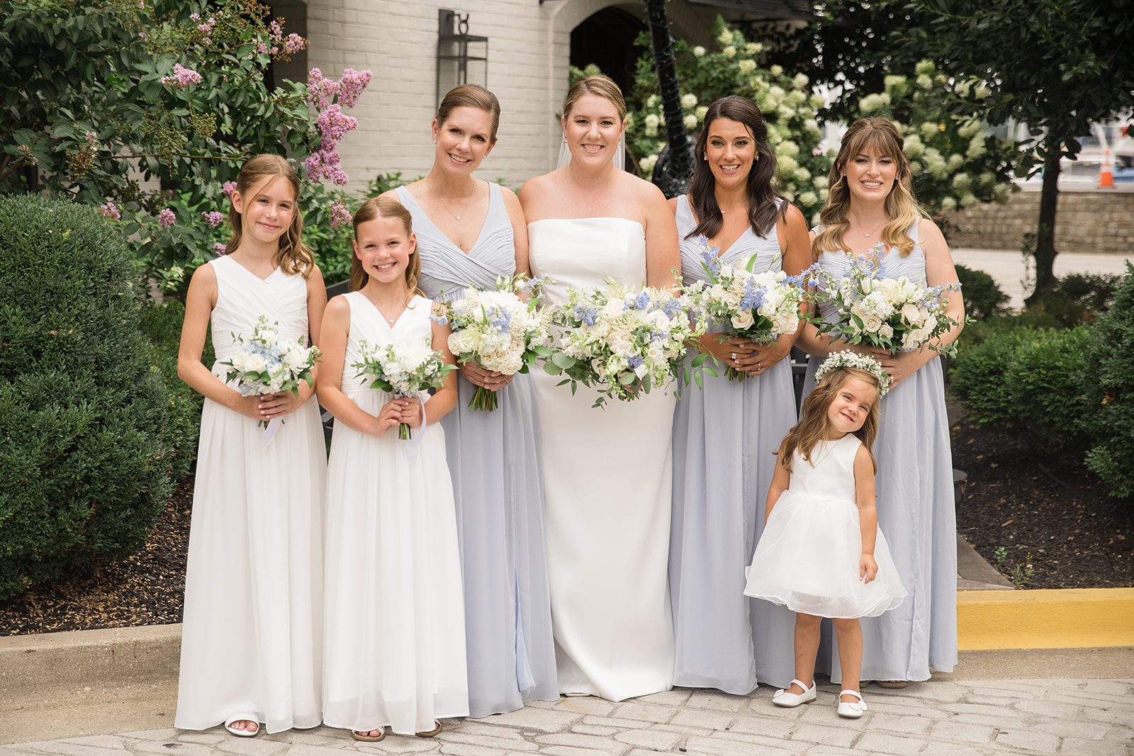 Bridal party portrait with bridesmaids and flower girls