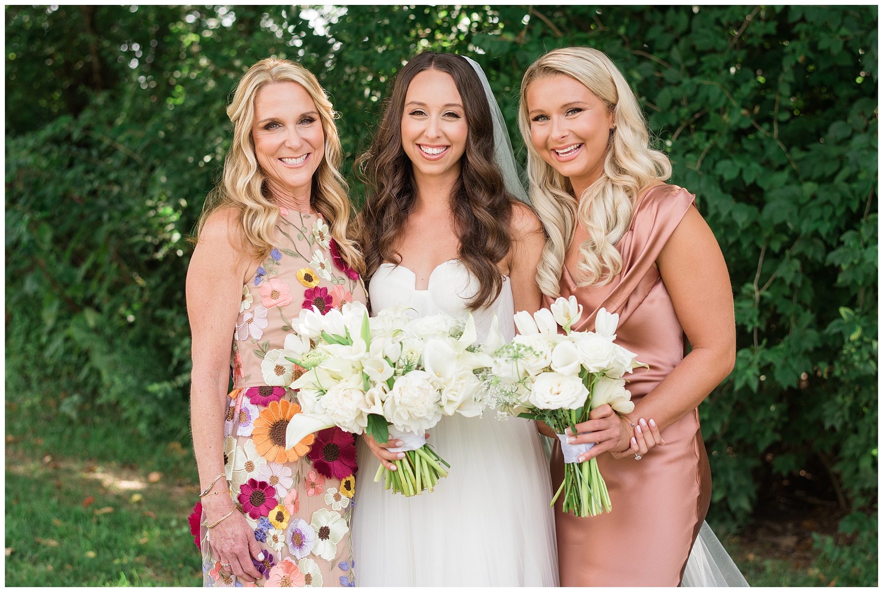 bride with mom and sister