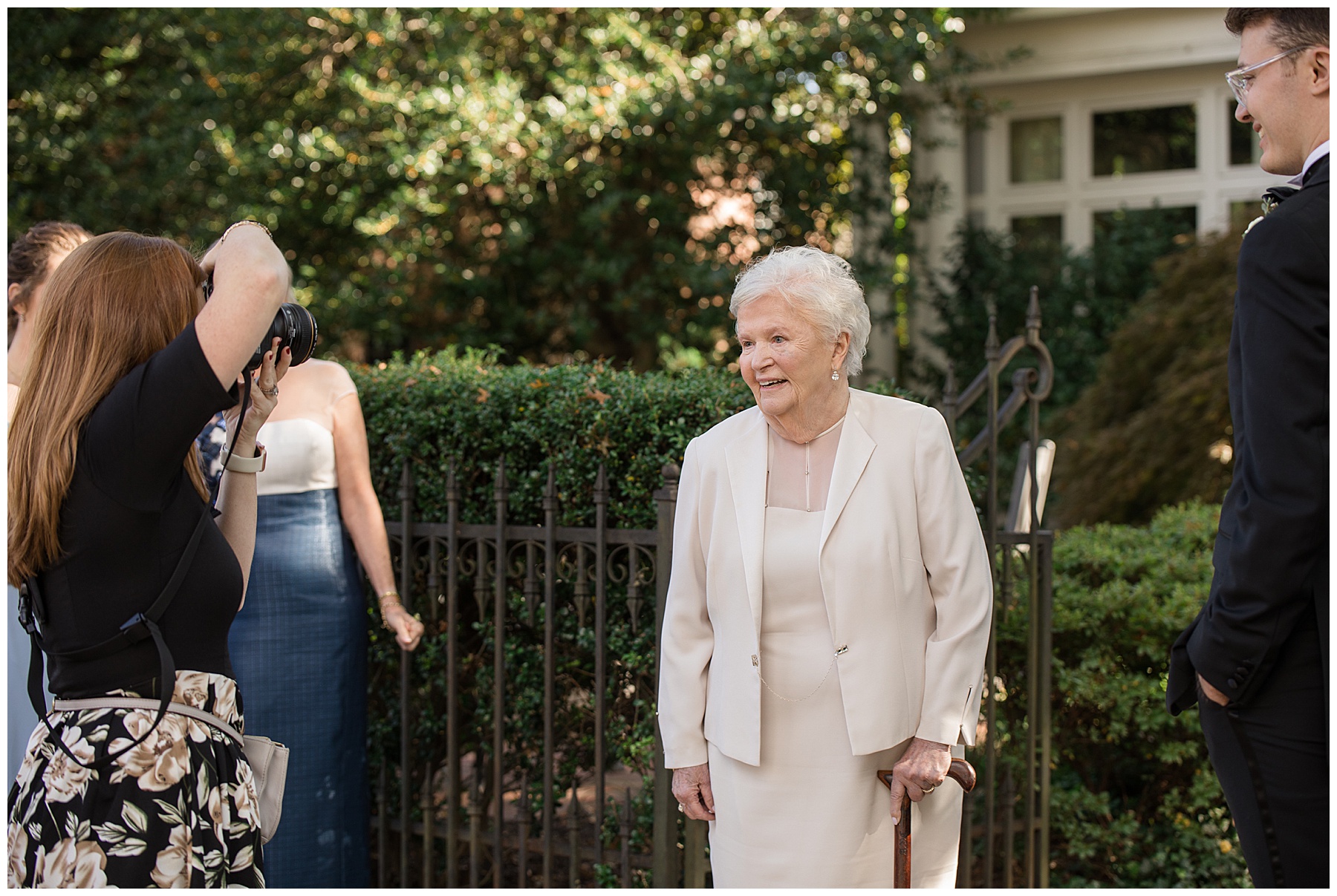 candid portraits on wedding day