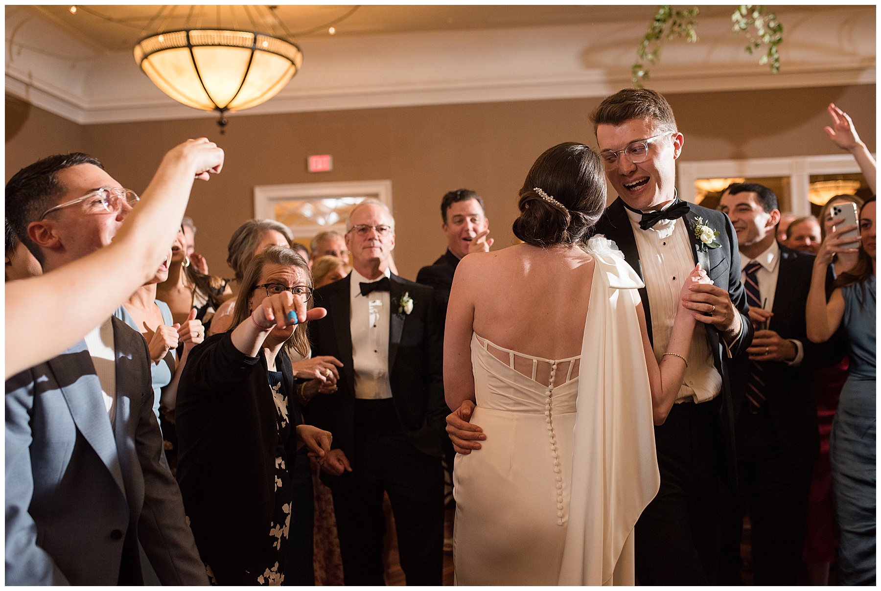 guests candid dancing