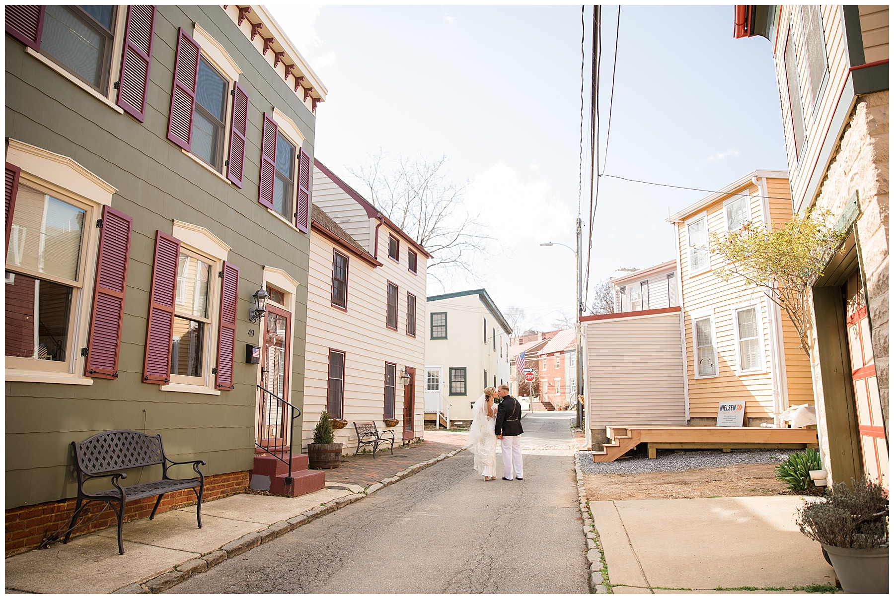 wedding couple portrait in annapolis wide