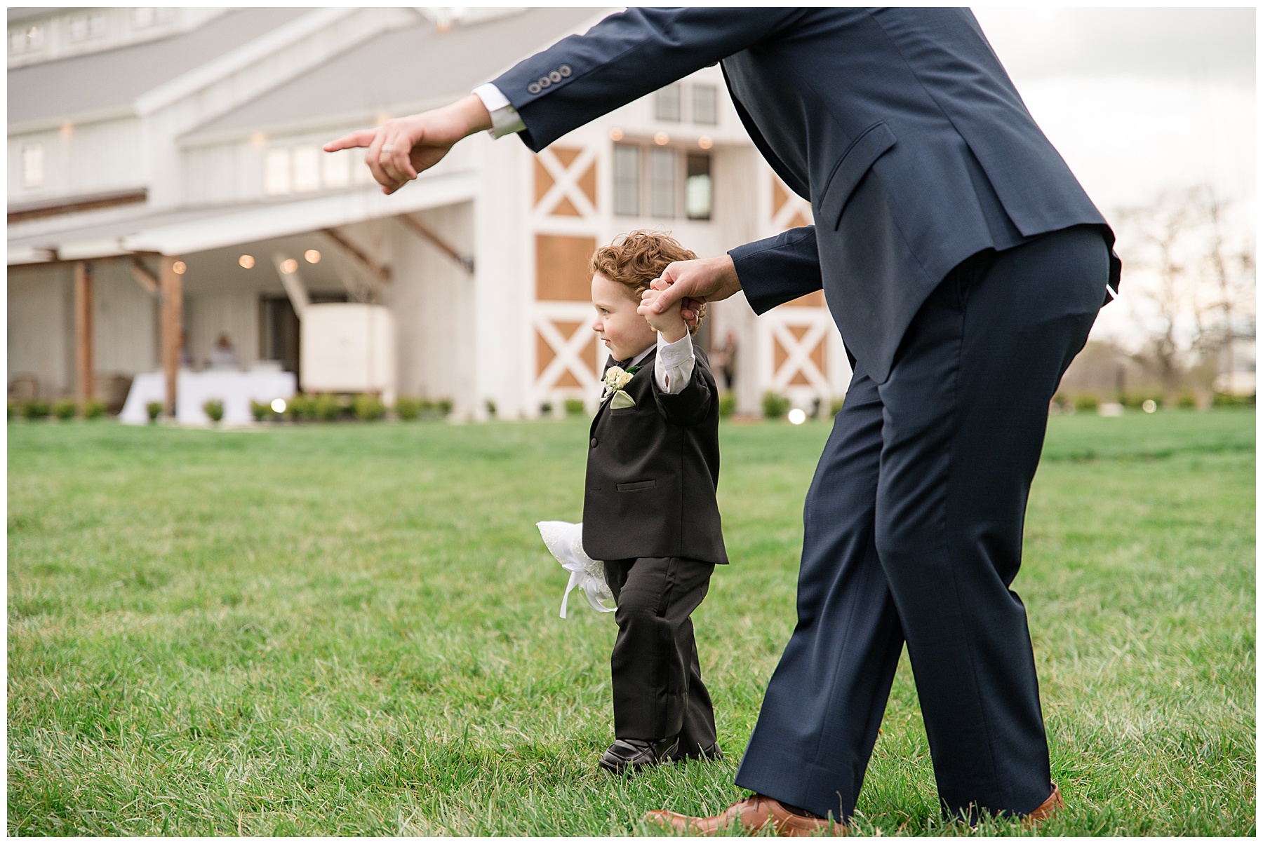 ring bearer wedding ceremony