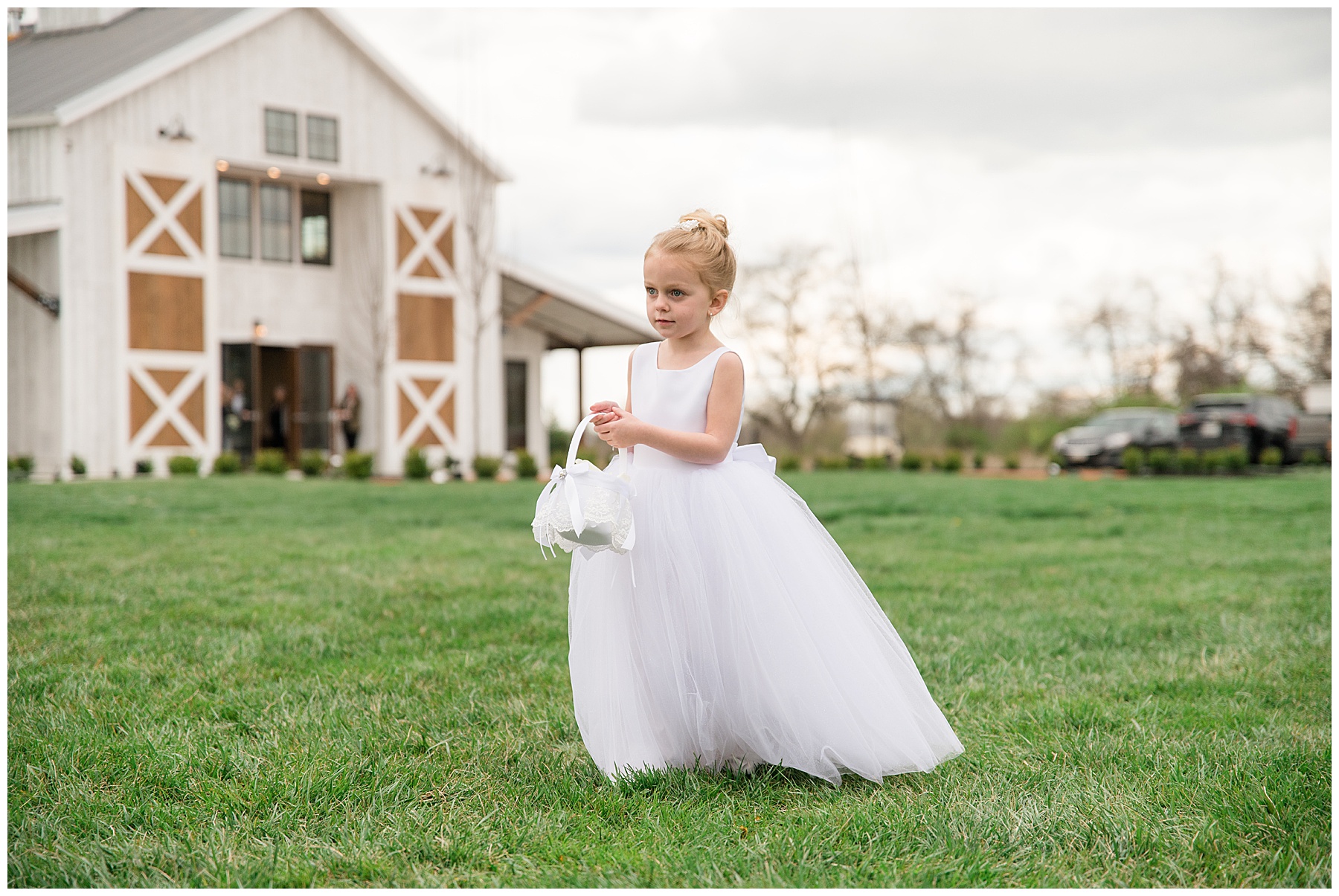 flower girl wedding ceremony