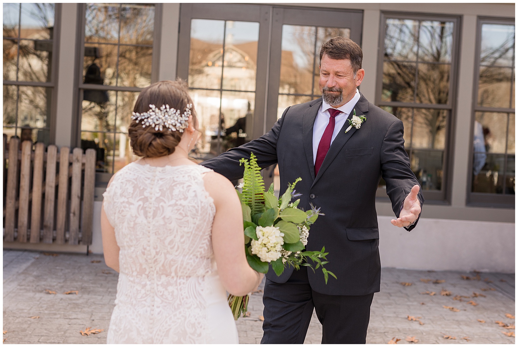 bride and her dad