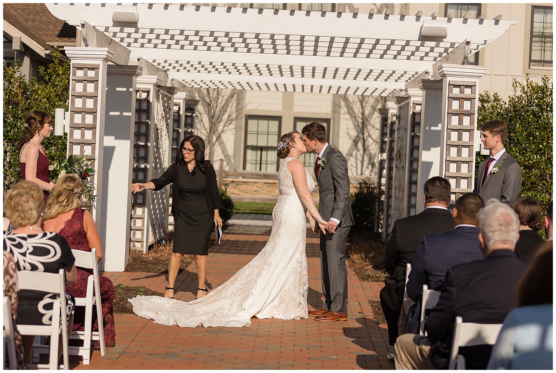 wedding ceremony at chesapeake bay beach club inn first kiss