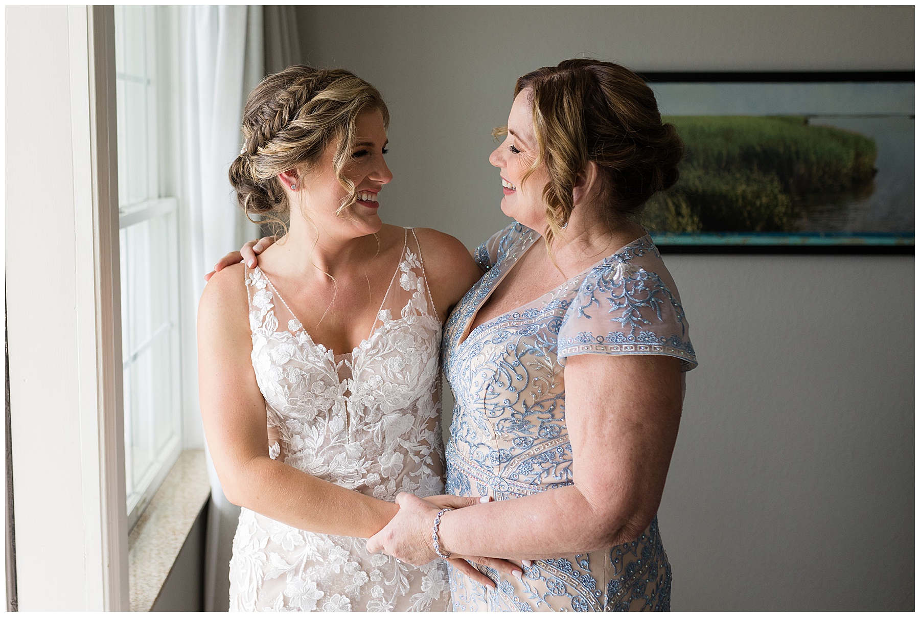 bride and her mom