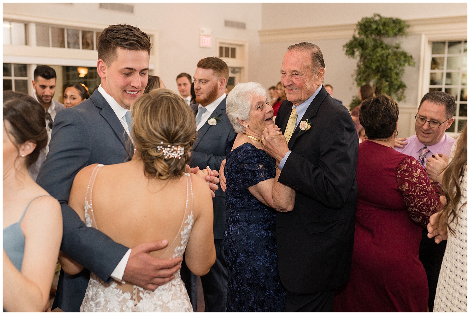 wedding candid guests dancing