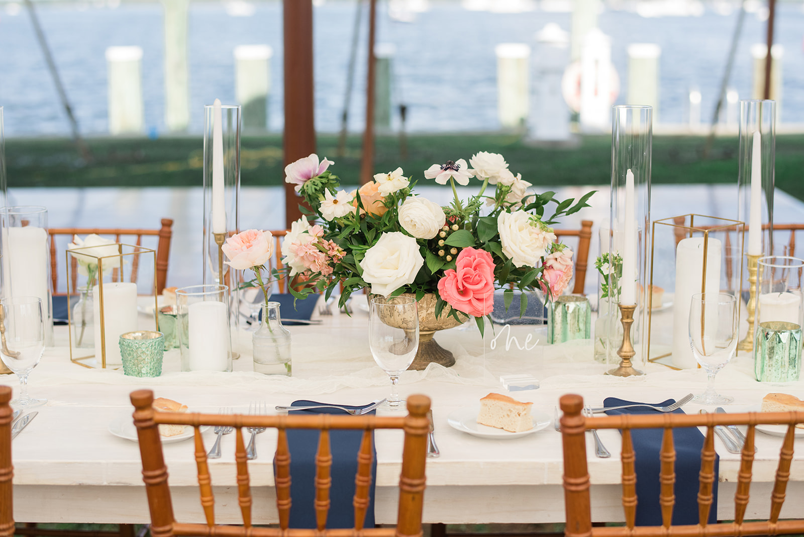 reception details guest table with centerpiece