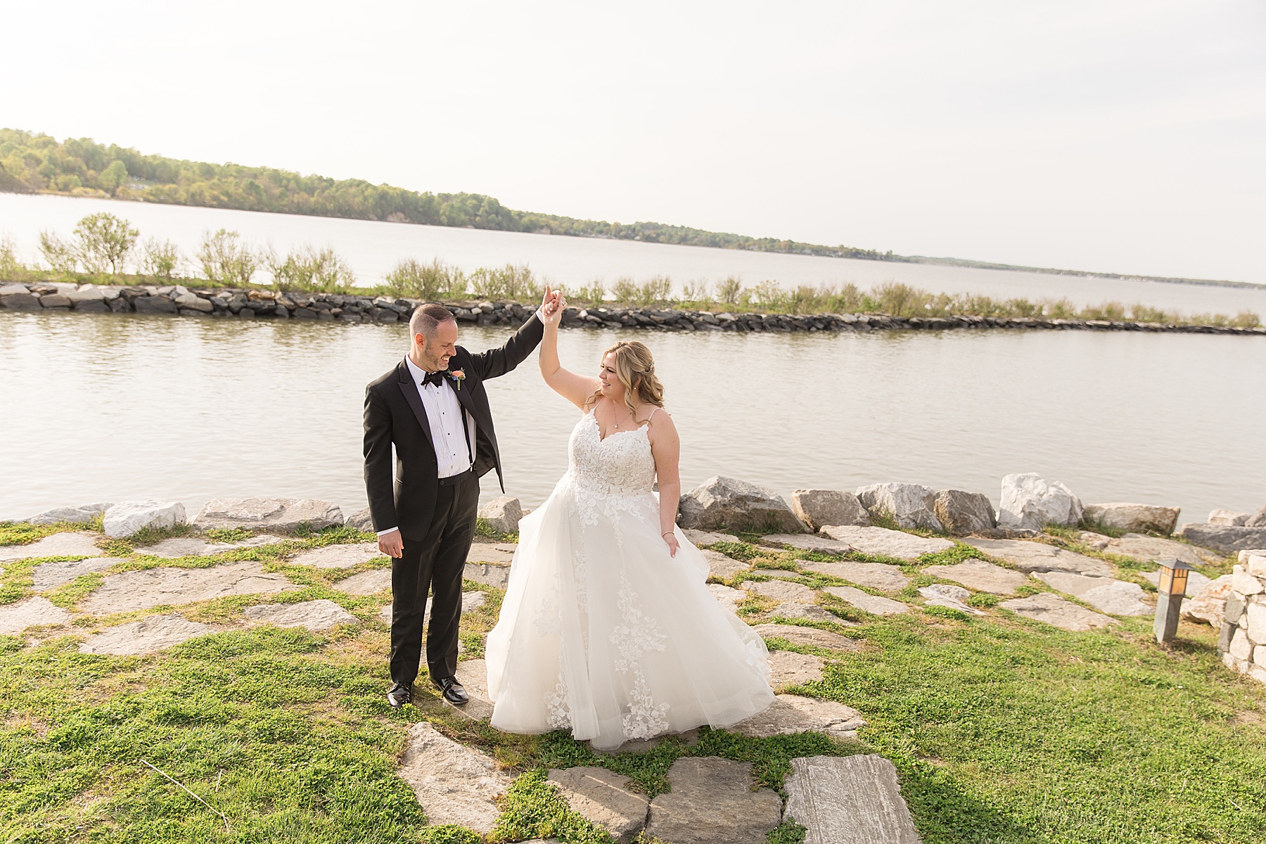 bride and groom newlywed portrait