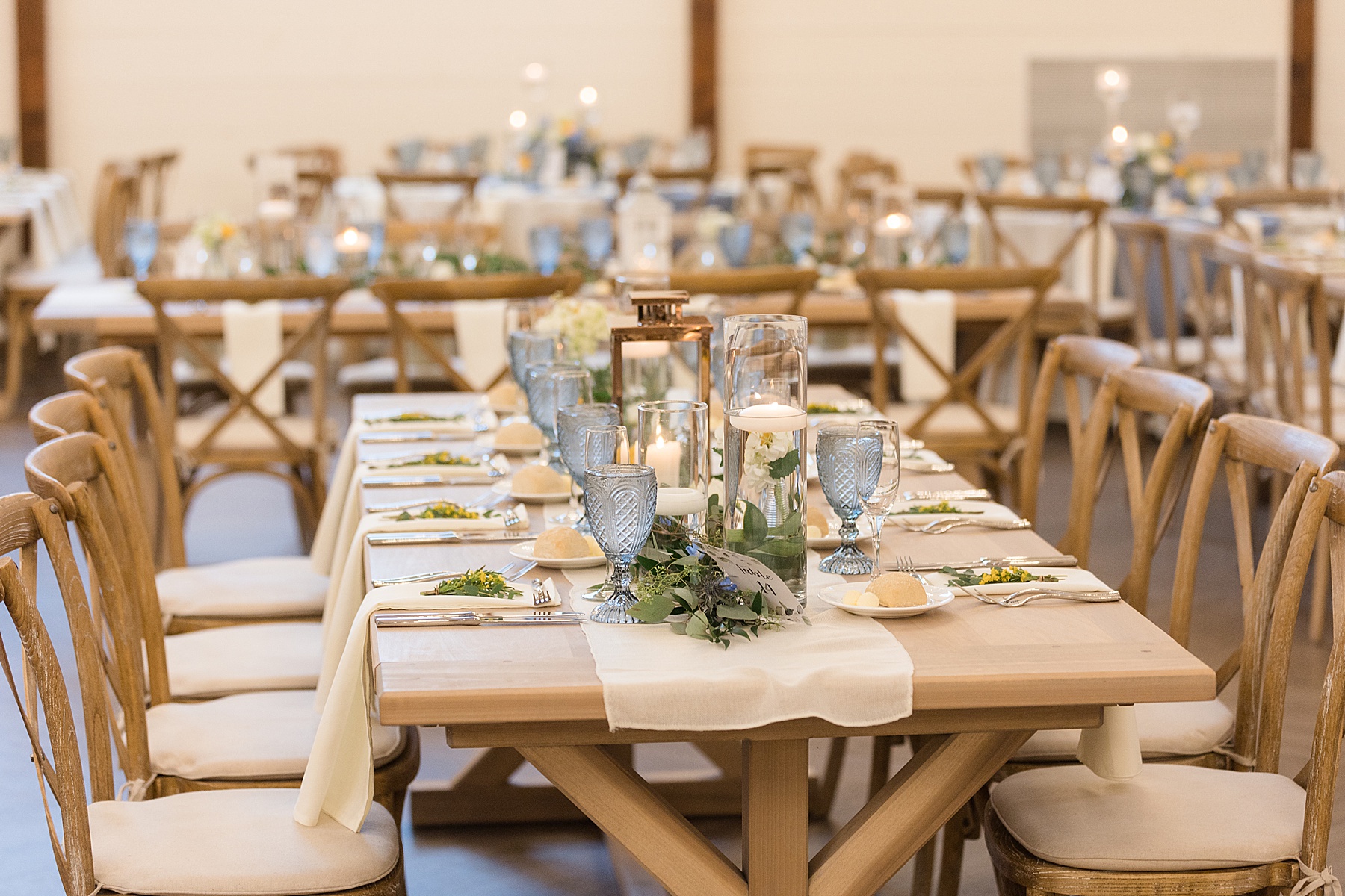 kent island resort farmhouse reception tablescape