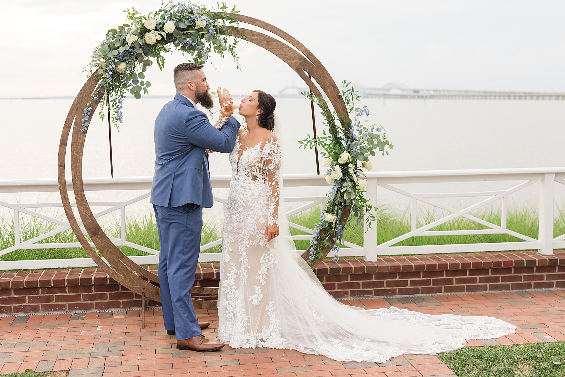 bride and groom champagne toast