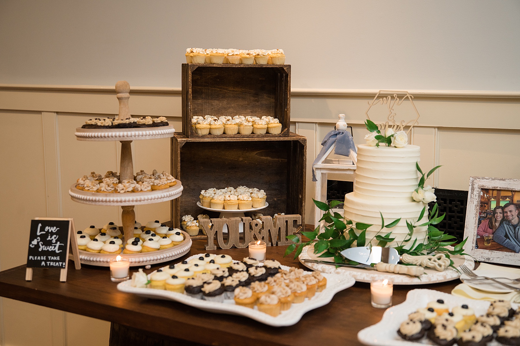 cake and dessert display