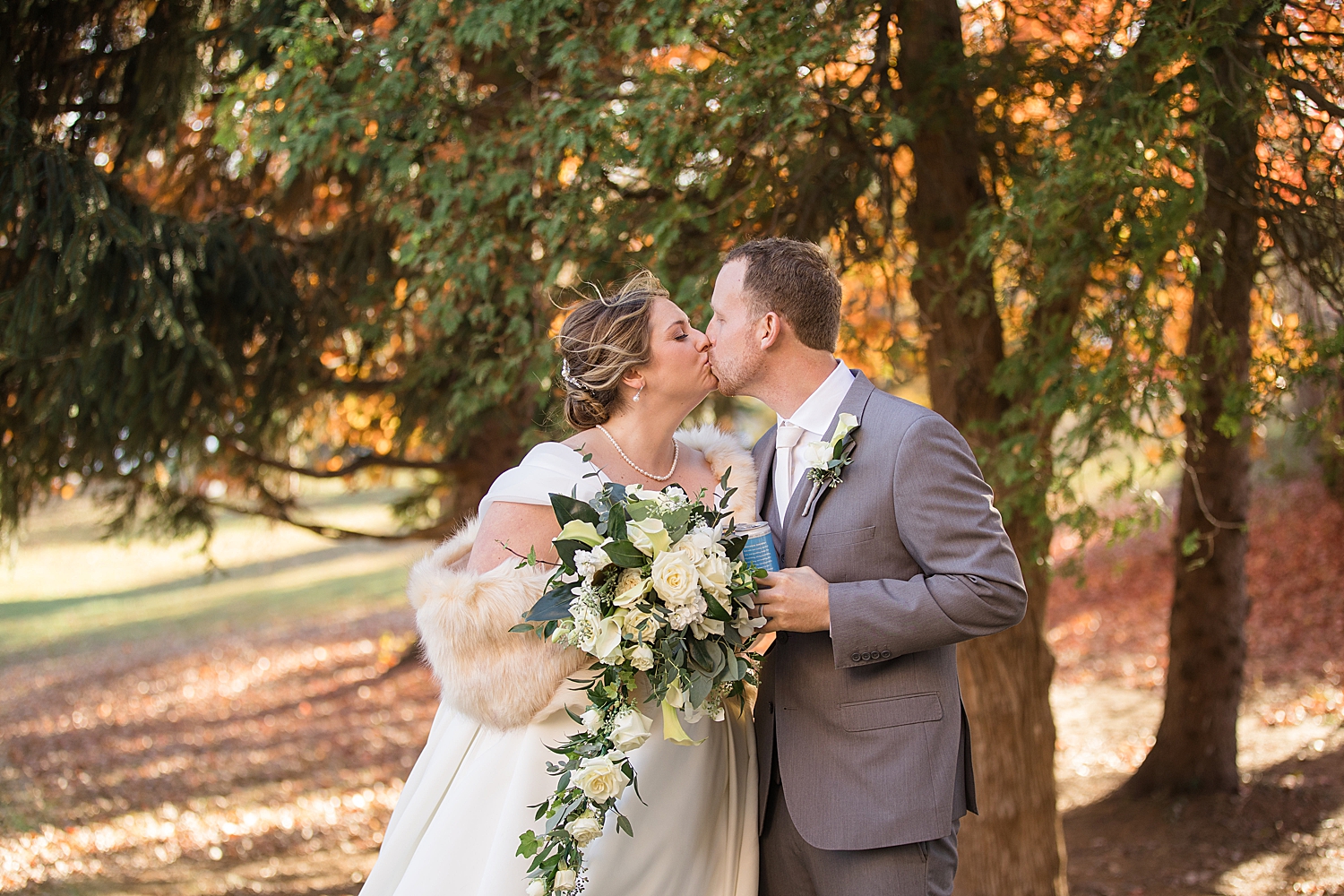 newlyweds kissing